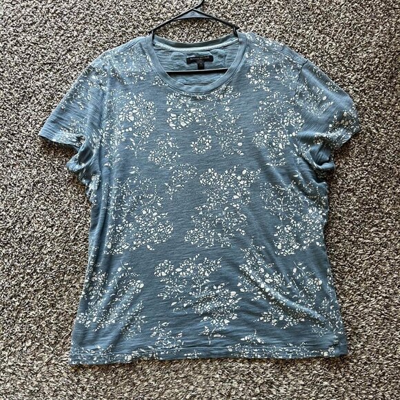 Banana Republic Blue And White Floral T-Shirt, Women's Large Hawaiian Shirt - Picture 1 of 6